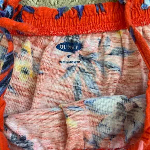 Girls Old Navy floral top size 4T - Picture 2 of 2